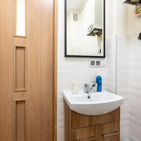 Centrum Cosy By Bookinghost شقة *